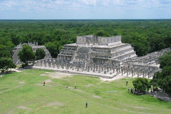 Luxury Tour to Chichen Itza and 2 Cenote - From Tulum - Food, water, and bathroom reality on an all-day route