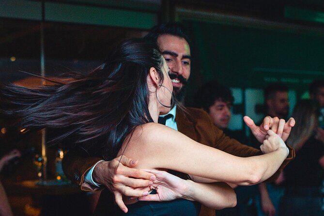 Tulum Salsa Lovers Dance Experience - Why the host matters: the coaching style that helps beginners